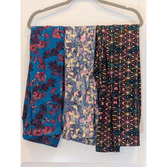 🦄 LuLaRoe Leggings Trio Bundle! 3 Pairs - ONE SIZE - Like New! - Picture 1 of 10